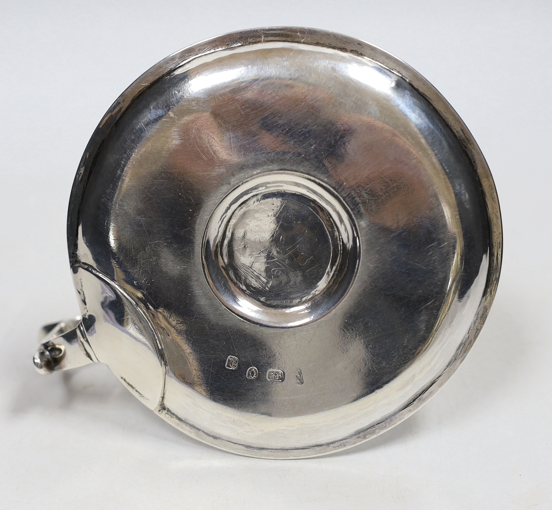 A George III silver chamberstick, John Arnell?, London, 1776, 12.8cm, 7oz.